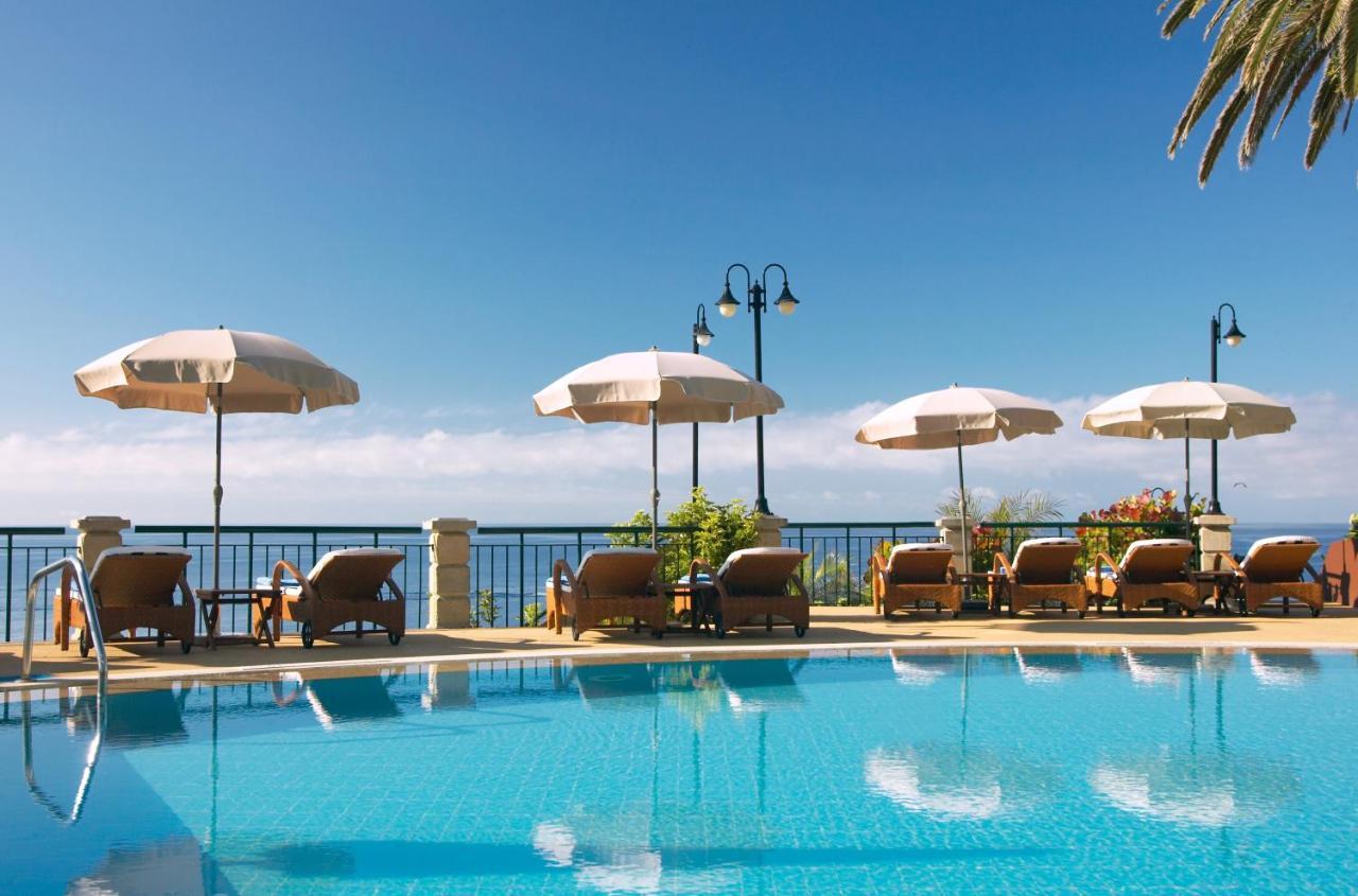 The Cliff Bay - Portobay Hotel Фуншал Екстериор снимка The pool at the hotel